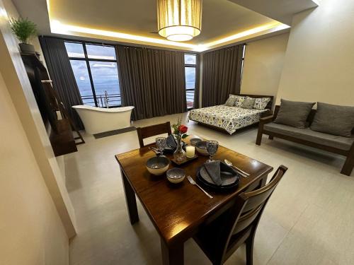 Sawang Maison | Couple Suite with Ocean View & Relaxing Tub Batangas