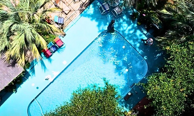 Loxley Maison | Hot tub/Pool/ Firepit/ Couples ez dwntwn, Guest Hs