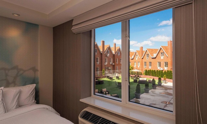 Auburndale Hôtel | Courtyard by Marriott New York Queens/Fresh Meadows