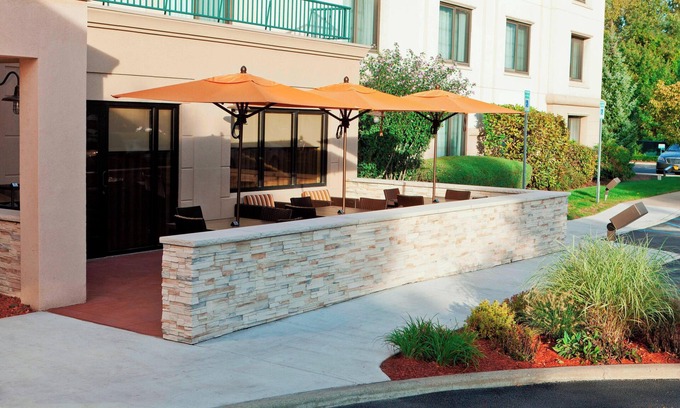 Newtonville Hôtel | Courtyard by Marriott Albany Thruway