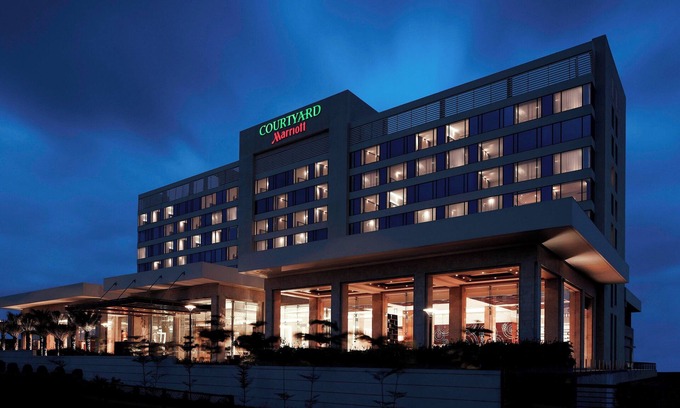 Khalumbre Hôtel | Courtyard by Marriott Pune Chakan