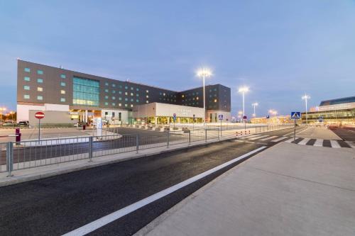 Okecie Hôtel | Courtyard by Marriott Warsaw Airport