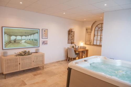 Vezins Lit Et Petit-Déjeuner | Couvent des Cordelières SPA en supplément