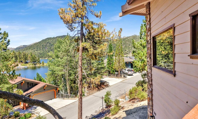 Boulder Bay Cabine | Cove Lakeview Cabin at Boulder Bay Big Bear