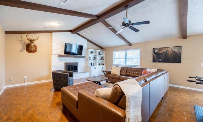 Springdale Maison | Cowboy Retreat: Experience the Wild West