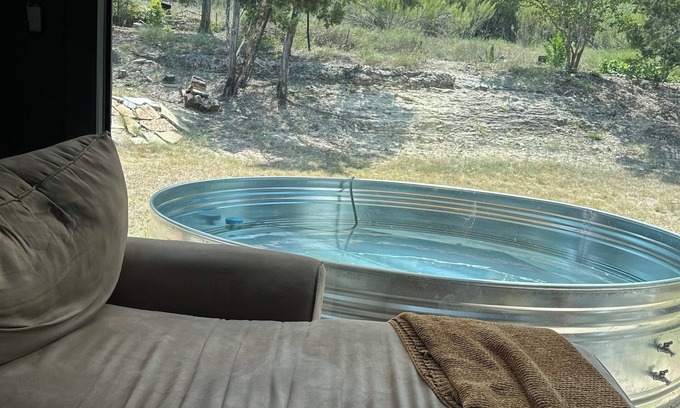 West Oak Hill Maison | Cowboy view with pool