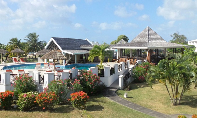 The Lime Hôtel | Coyaba Beach Resort