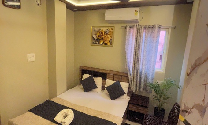 Varanasi Hôtel | Cozy 1-0 bedroom hotel with AC, WiFi in Varanasi near ganges