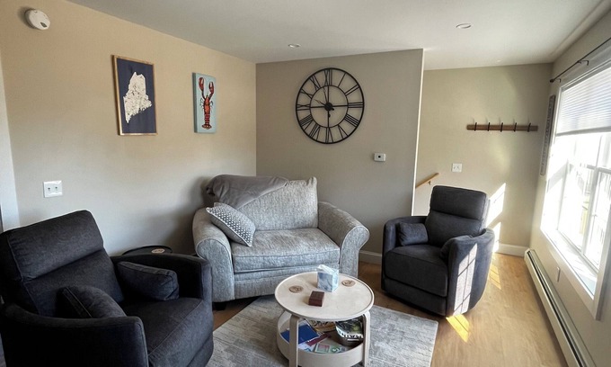 Freeport Appartement | Cozy 1-bedroom apartment just minutes from downtown Freeport with WiFi.