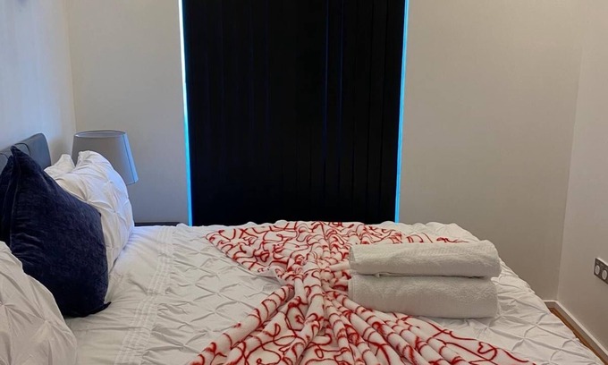 Barking Appartement | Cozy 1-bedroom apartment, 2 min walk to Barking Station and on-site free parking