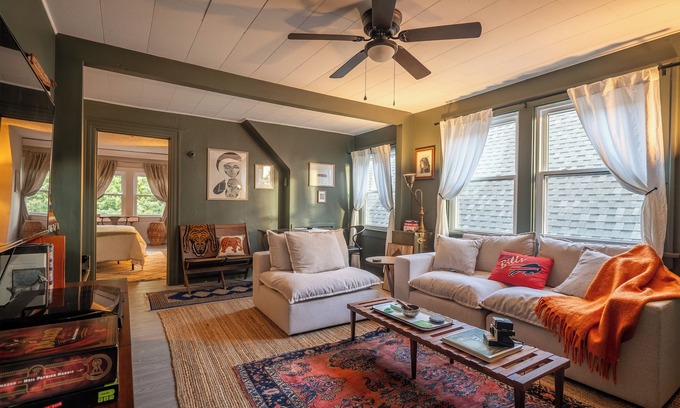 Downtown Buffalo Appartement | Cozy 1-bedroom apartment in the lovely Elmwood Village
