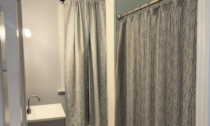 Trenton Appartement | Cozy 1-bedroom apartment in Historic Mill Hill with AC, WiFi
