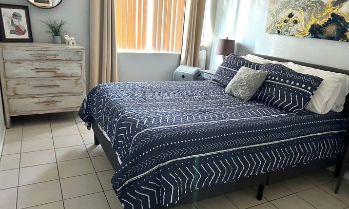 Eastside Copropriété | Cozy 1-bedroom condo with private garage, AC, & WiFi