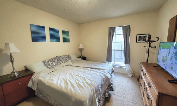 Park Central Copropriété | Cozy 1-bedroom Dallas condo with AC and WiFi