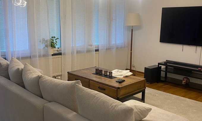 Lundby Appartement | Cozy 1-Bedroom Gothenburg Apartment-Tram 6/8,Near Liseberg & City Centre