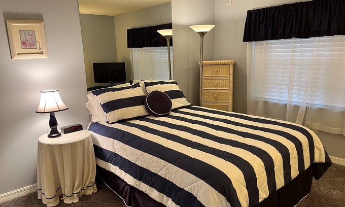 Indian Shores Copropriété | Cozy 1-bedroom oceanfront condo in delightful Indian Shores Florida