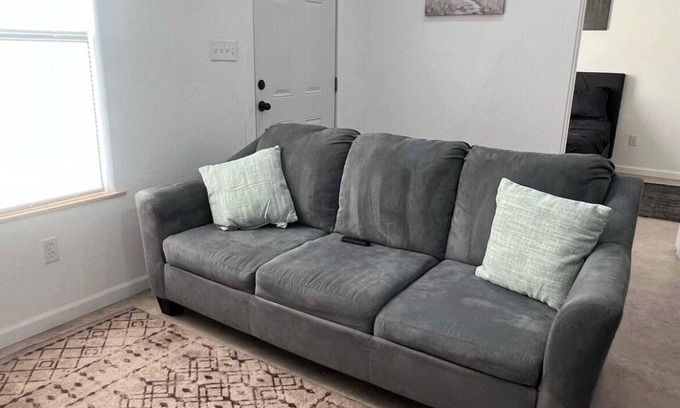Uvalde Appartement | Cozy 1-bedroom with WiFi and AC in charming Uvalde