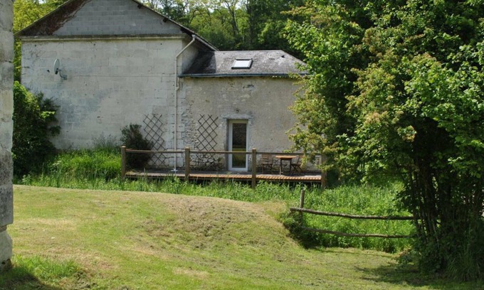 Cheille Cottage | Charmant gîte paysan XIXe avec terrasse et jardin bordé par un ruisseau, à 1,5 km d'Azay-le-Rideau