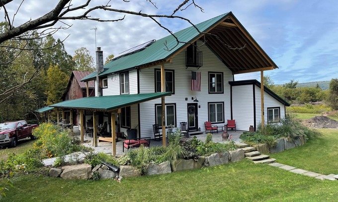 Mount Upton Appartement | Cozy 2 bed 2 bath apt. with porch, peaceful Riverfront in the NW Catskill area