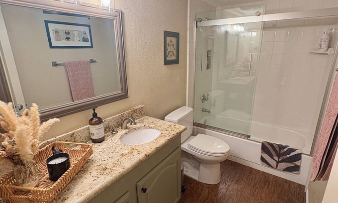 Bryan Place Maison | Cozy 2 Bed/2 Bath House with Fenced Yard