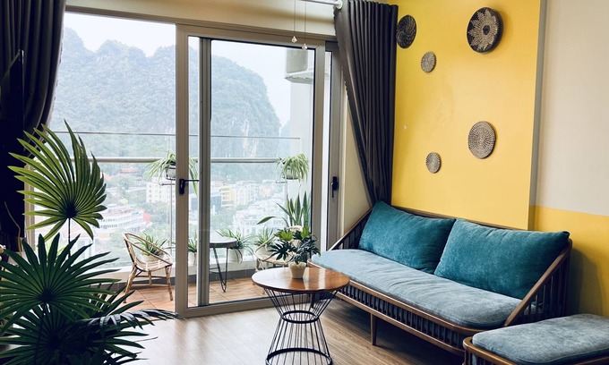 Hon Gai Hôtel | Cozy 2-bedroom apartment in fabulous Hạ Long with WiFi, AC, fitness room