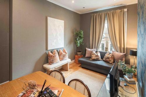 Addison Appartement | Cozy 2 bedroom and sofa bed by Central line