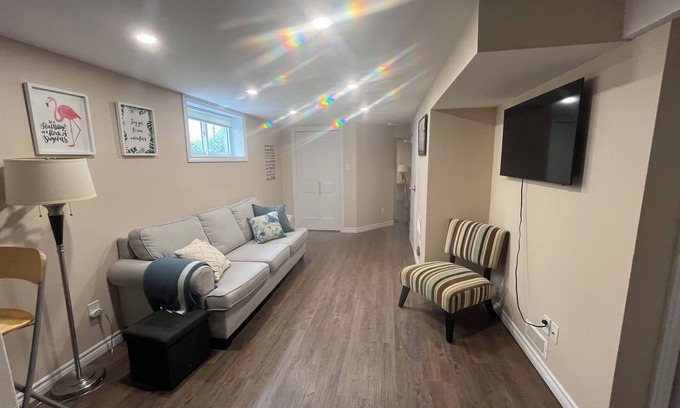 Brantford Maison | Cozy 2-bedroom apartment in peaceful location with comfy beds and fast Wi-Fi
