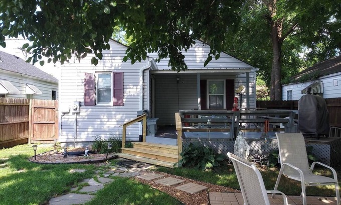 Springfield Maison | Cozy 2-bedroom bungalow with AC and WiFi in charming Springfield