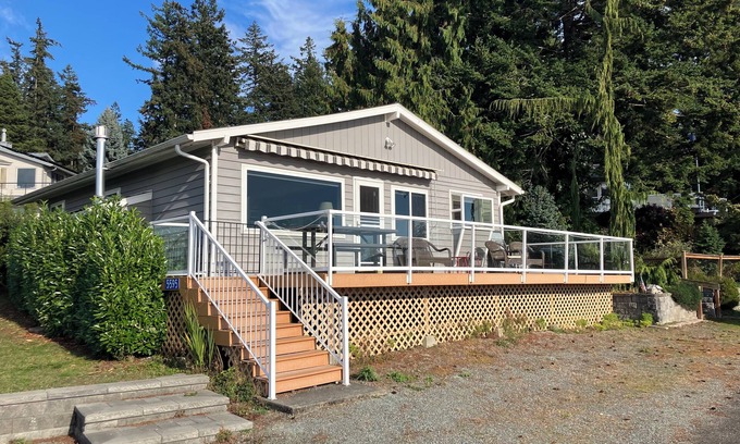 Freeland Cabine | Cozy 2-bedroom cabin in charming Mutiny Bay
