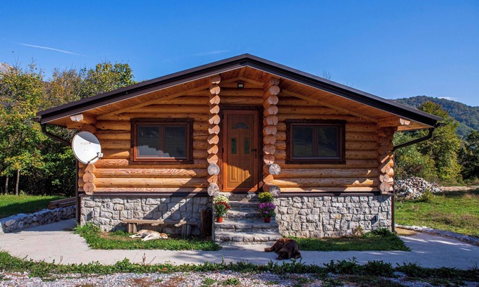 Kolasin Chalet De Ski | Cozy 2-Bedroom Chalet in Beautiful Countryside in Kolasin