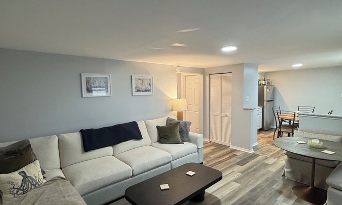 Ventnor City Copropriété | Cozy 2-bedroom condo in Ventnor - one block to the beach!