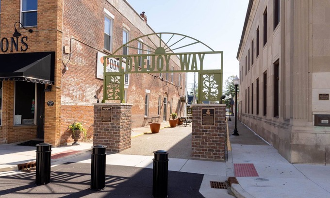 Princeton Appartement | Cozy 2 bedroom condo downtown Princeton