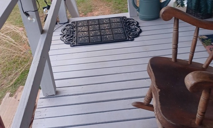 Shorterville Cottage | Cozy 2-bedroom cottage in charming Abbeville with AC