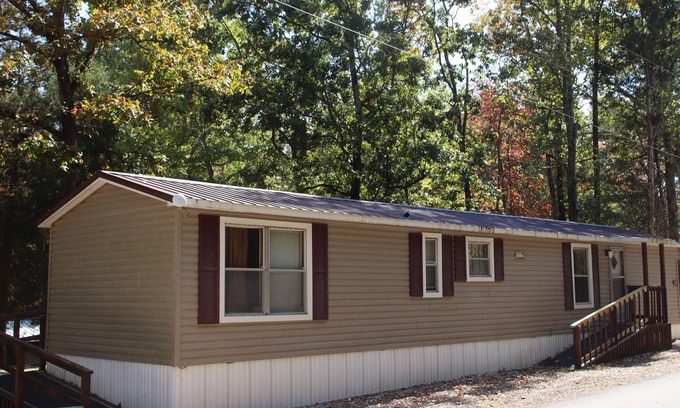 Camden Maison | Cozy 2-bedroom cottage - #20 on Kentucky Lake with great fishing and boating