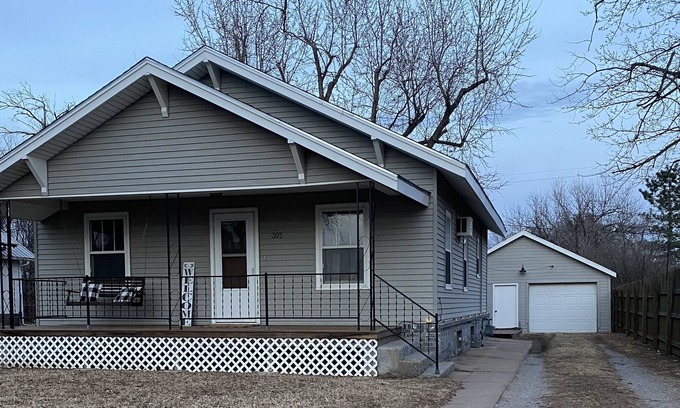 Haviland Maison | Cozy 2 bedroom home with your own parking. Can sleep 9