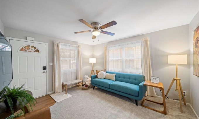 Kansas City Maison | Cozy 2-bedroom house in charming Kansas City with AC
