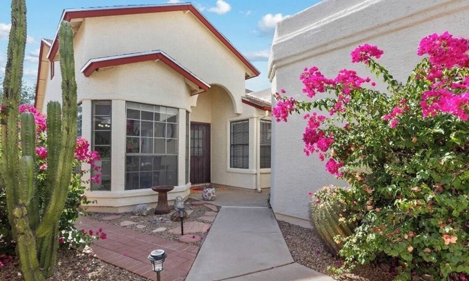 Casas Adobes Maison | Cozy 2-bedroom house directly across from Tucson National Golf Resort