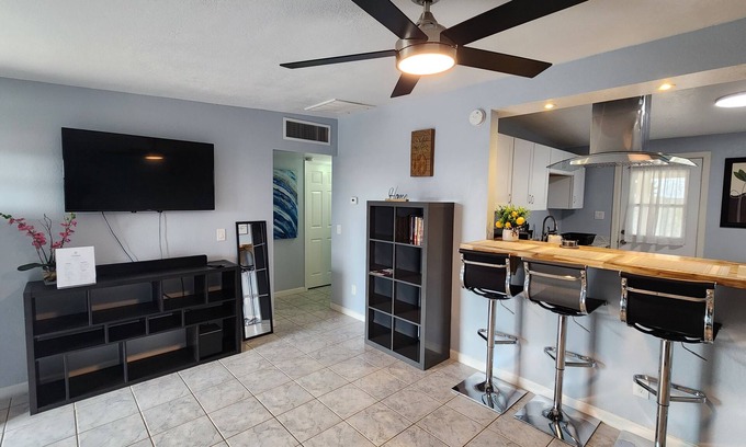 Mesa Maison | Cozy 2-bedroom House in the heart of Mesa with AC, WiFi and Plenty Parking
