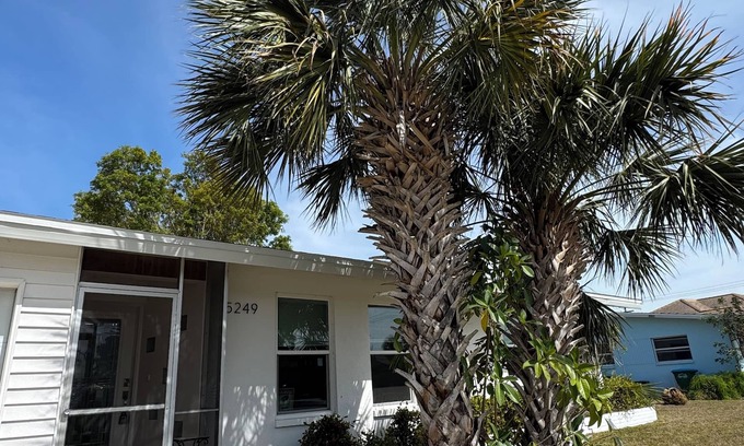 Yacht Club Maison | Cozy 2-bedroom house in enjoyable Cape Coral with AC, WiFi