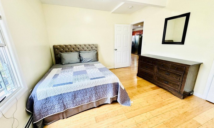 Jamaica Hills Appartement | Cozy 2-bedroom in peaceful Queens with AC