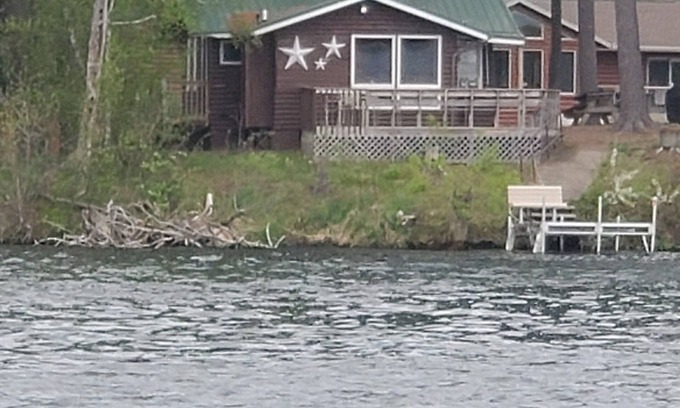Chetek Cabine | Cozy 2 Bedroom LAKE FRONT Cabin on Chetek Chain of Lakes, GREAT LOT & LOCATION!
