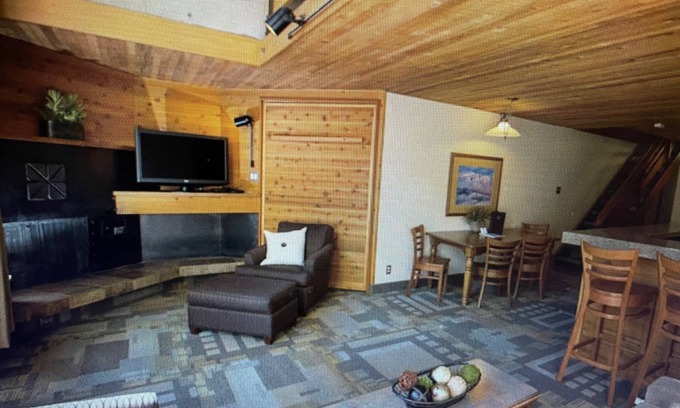 Salt Lake Mountain Resorts Station Balnéaire | Cozy 2-bedroom resort in amazing Snowbird with WiFi, fitness room