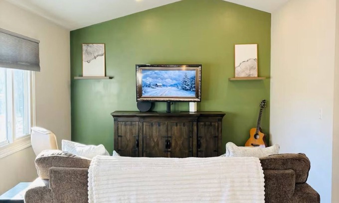 Fridley Maison | Cozy 2-bedroom retreat in Fridley with Treehouse vibes