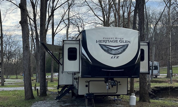 Corinth Maison | Cozy 2-bedroom RV 10 miles south of The Ark Encounter