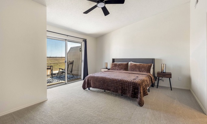 Oklahoma City Maison | Cozy 2-bedroom townhome in lovely Oklahoma City with WiFi, lake, restaurants.