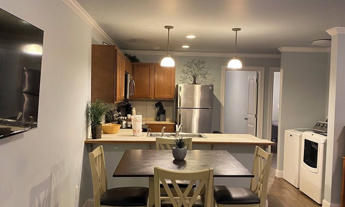 Chesterfield Maison | Cozy 2-bedroom townhome with WiFi, AC in charming Chesterfield