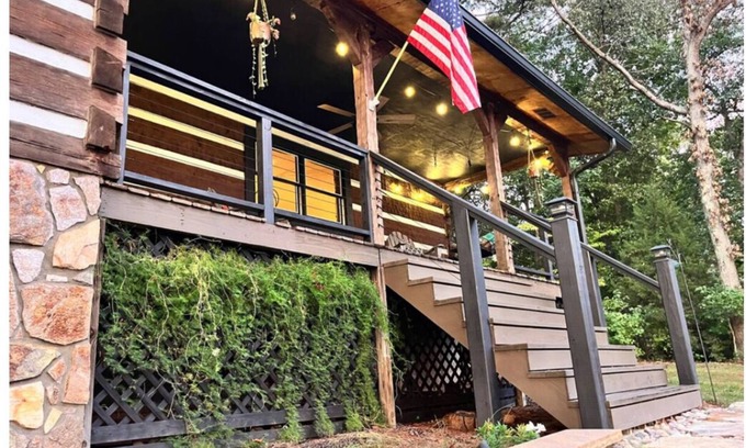 Barium Springs Cabine | Cozy 2-bedroom waterfront cabin in a quiet cove on Lake Norman