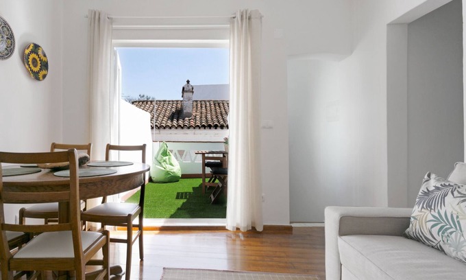 Evora Maison | Cozy 2 Brd House with Terrace - Old Town
