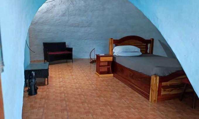 Los Planes Maison | Cozy 2-bedroom townhome in charming Provincia de Puntarenas with AC, WiFi