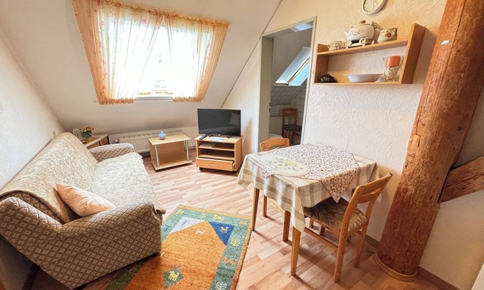 Emden Appartement | Cozy 2-room apartment, 2 pers., Emden am Deich, parking lot, barbecue area, WLAN